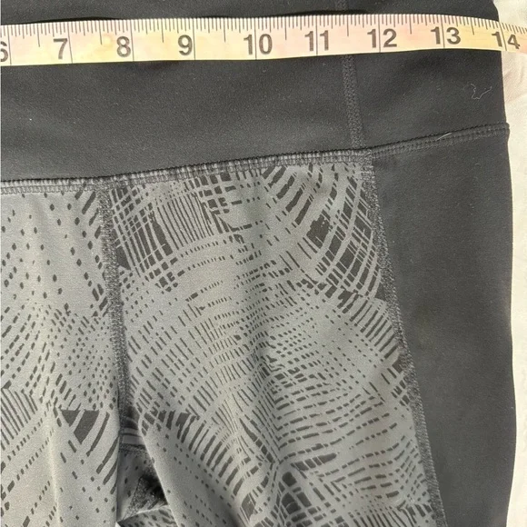 Athleta Palm Saturation Black Grey Capri Leggings Pants Medium - Picture 4 of 6